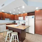Laketown Wharf 0804