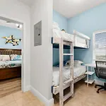 Laketown Wharf 2124