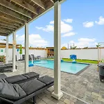 Lime And Dandy Pool Golf Grill Bar Games Near Beach