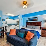 Shores Of Panama 1506, Perfect For A Great Couples Getaway! Free Fun! Reserved Parking Condo
