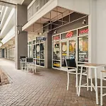 Laketown Wharf 0722