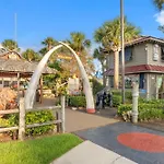 Coral Cabana - 3Bd 2Ba Home Close To Beach W/ Optional Golf Cart!