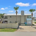128 Kelly St | Beachy Keen