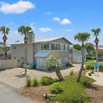 128 Kelly St | Beachy Keen
