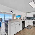 Majestic Beach Towers 1-1014