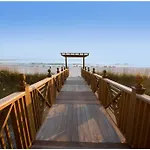 1208 Shores Of Panama