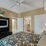 903 Grandview East