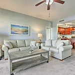 Lakefront Condo With Community Pools - Walk To Beach