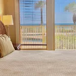 Wonderful Tropical Condo With Beach And Fitness Center Access - Unit 0102