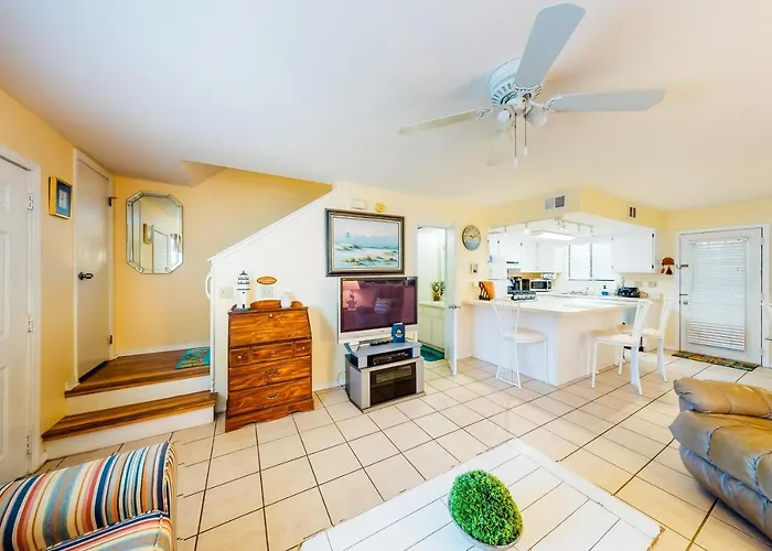 Gulf Highlands 164 W Leslie Ln