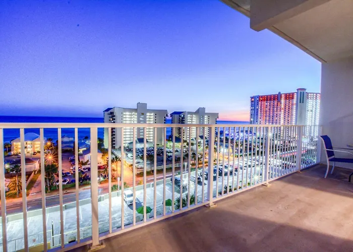 10Th Floor! Beautiful 3 Bd, Great Amenities, And Great Location