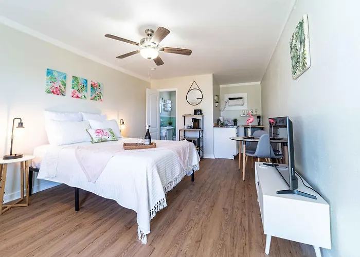 Bb Unit 11 - Beachside Oasis With Cabana & Pool Steps To Beach