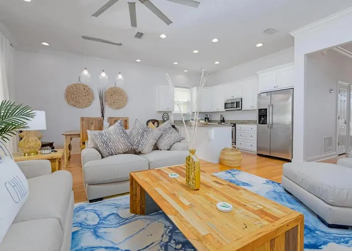 * Sugar Sands * Steps To Beach * Pool * Balconies *