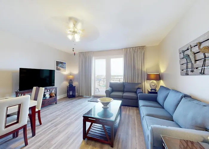 Laketown Wharf 933