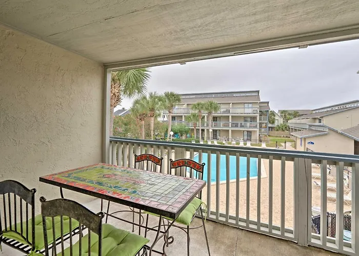 Convenient Pcb Condo With Pool Access Walk To Beach