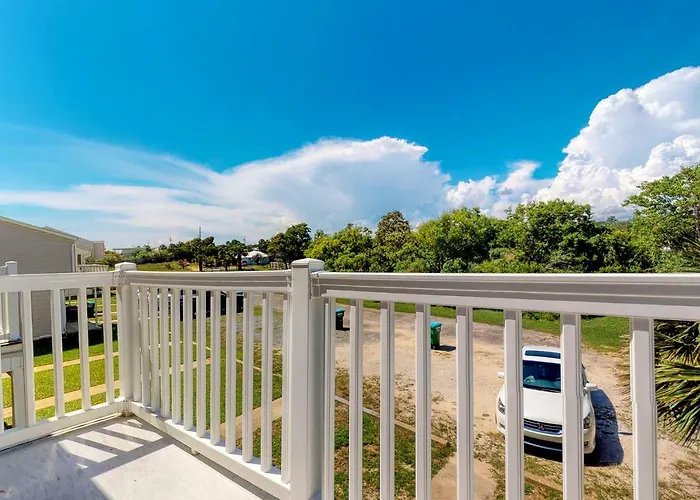 Deluna Court Getaway