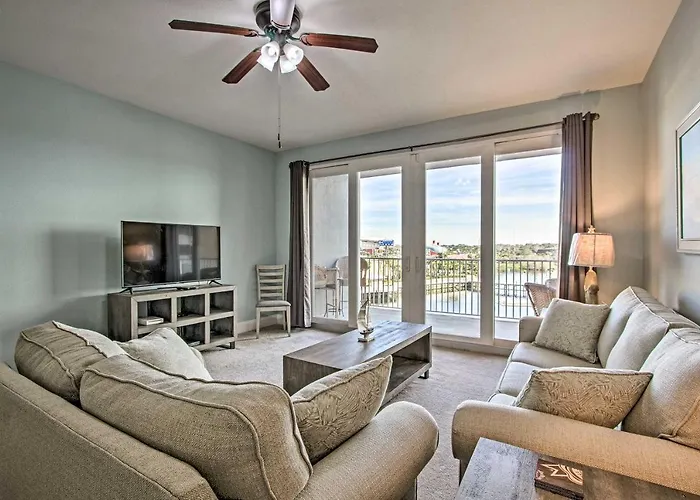 Lakefront Condo With Community Pools - Walk To Beach