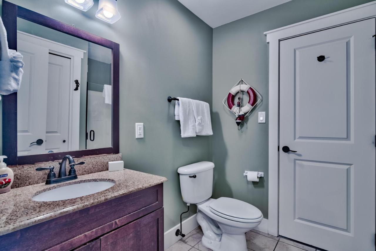 Sandy Bottoms - Fabulous West End House Hot Tub! *