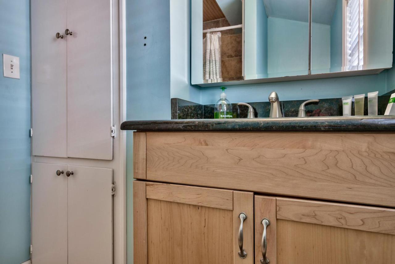 Holiday home Blast - Lovely Beachfront With Tons Of Space! *