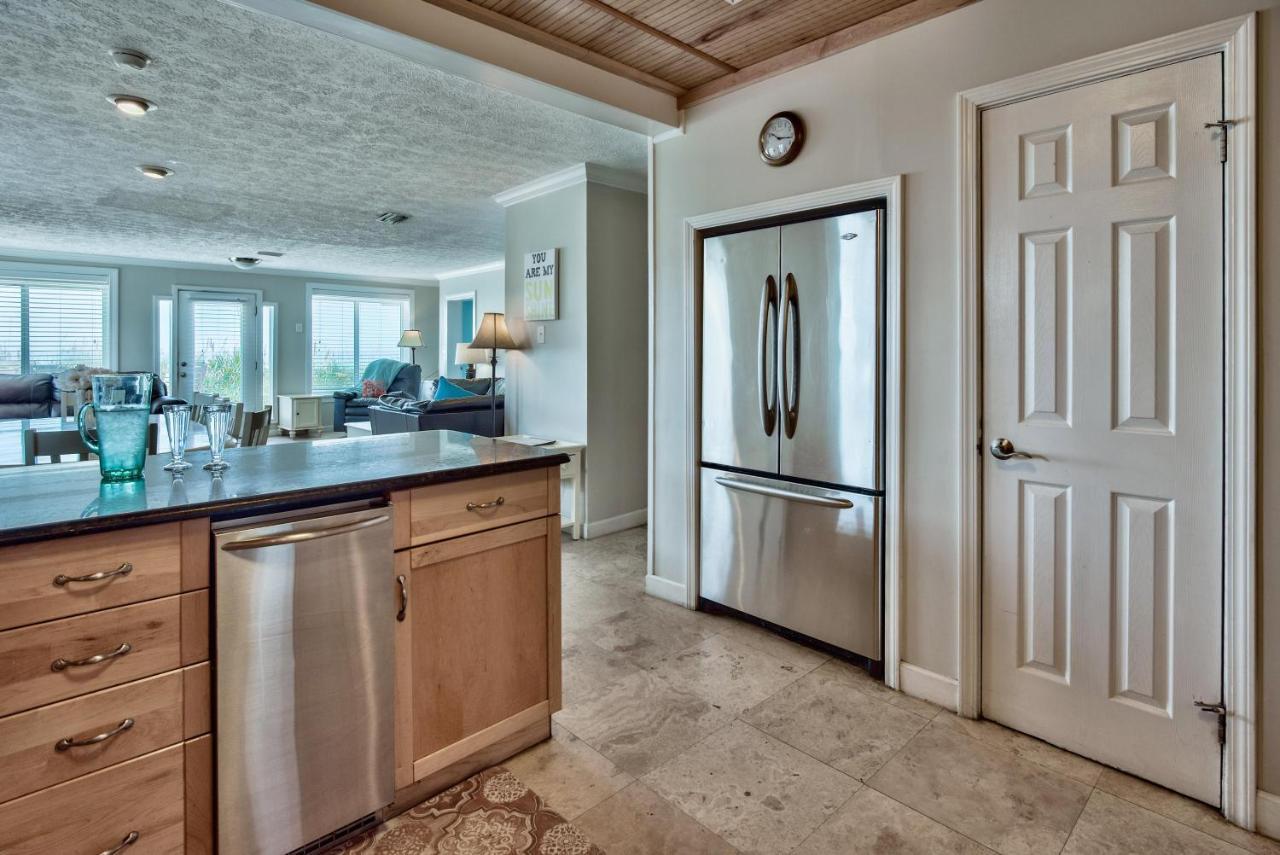 Blast - Lovely Beachfront With Tons Of Space! *