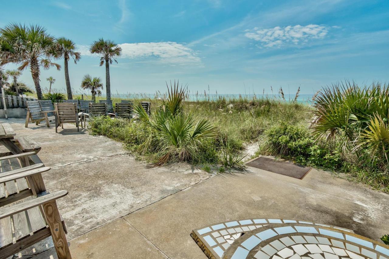 Holiday home Blast - Lovely Beachfront With Tons Of Space!