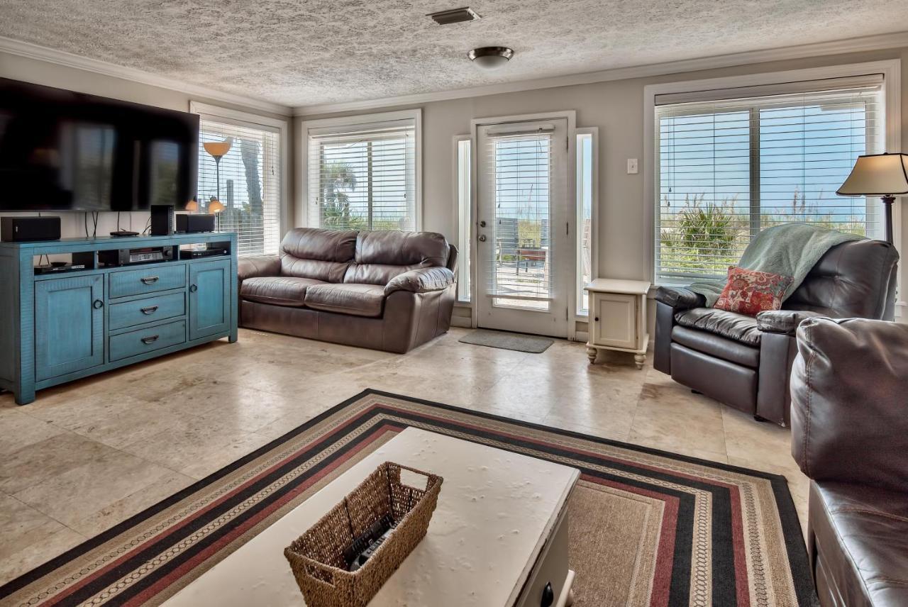 Blast - Lovely Beachfront With Tons Of Space! Holiday home *