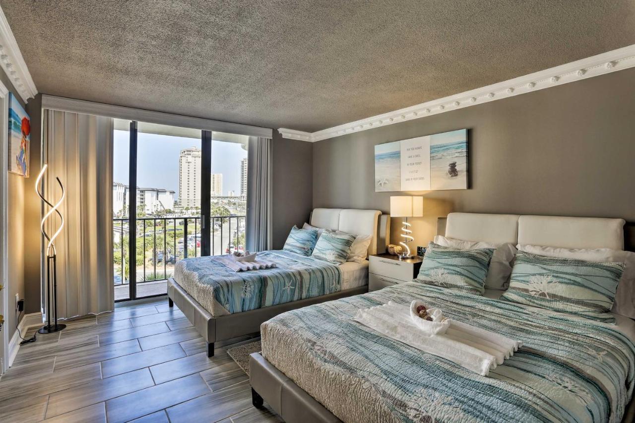 Panama With Balcony And Ocean Views