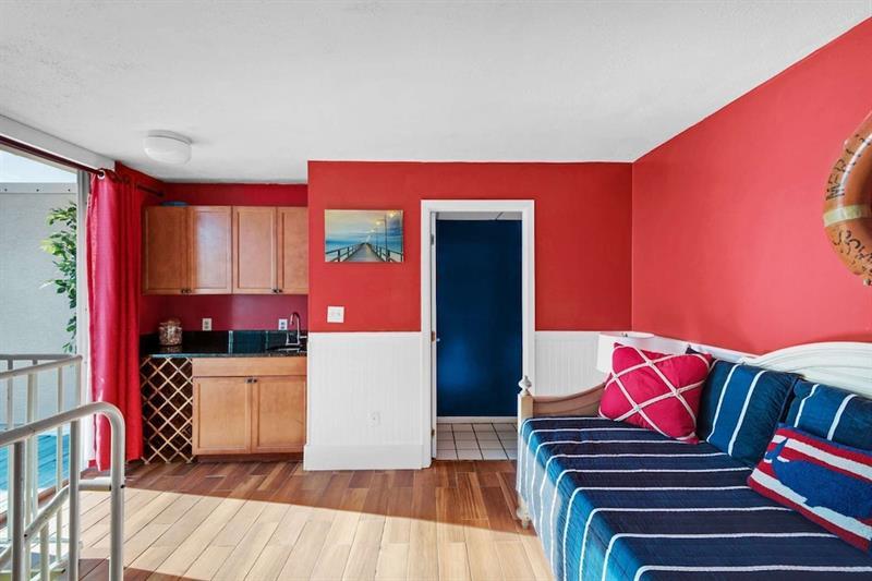 205 Edgewater