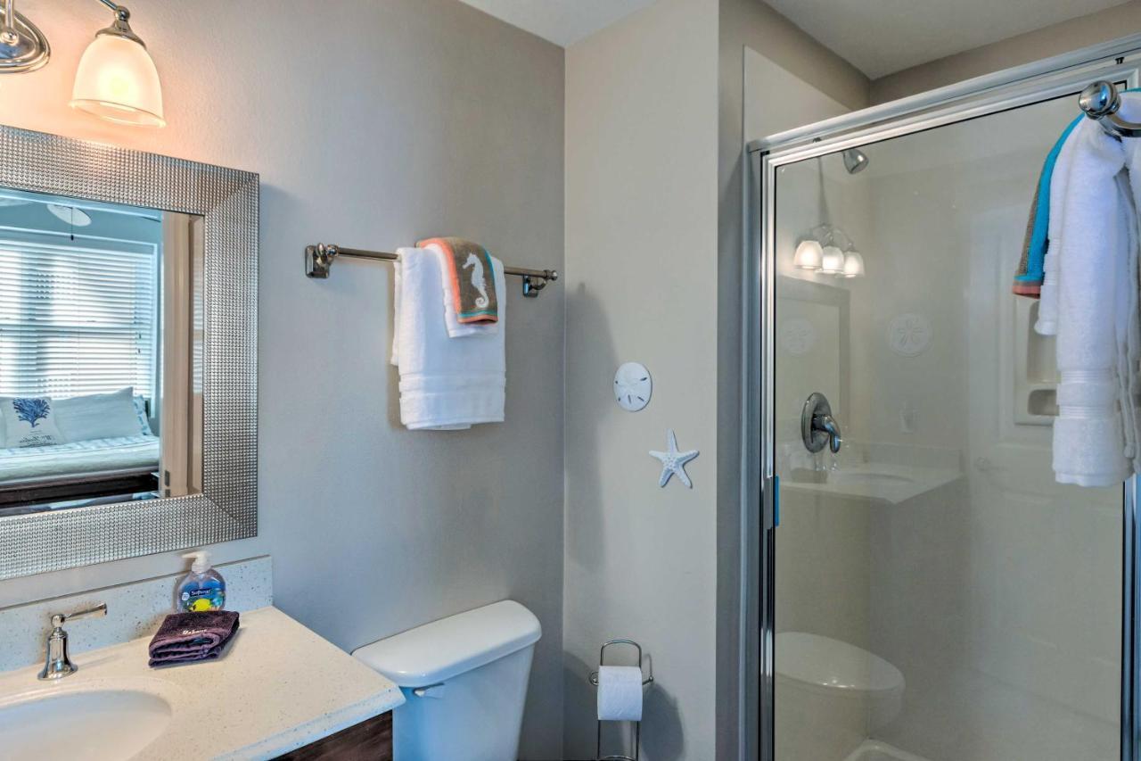 Apartment Waterfront Pcb With Balcony And Gear! Panama City Beach