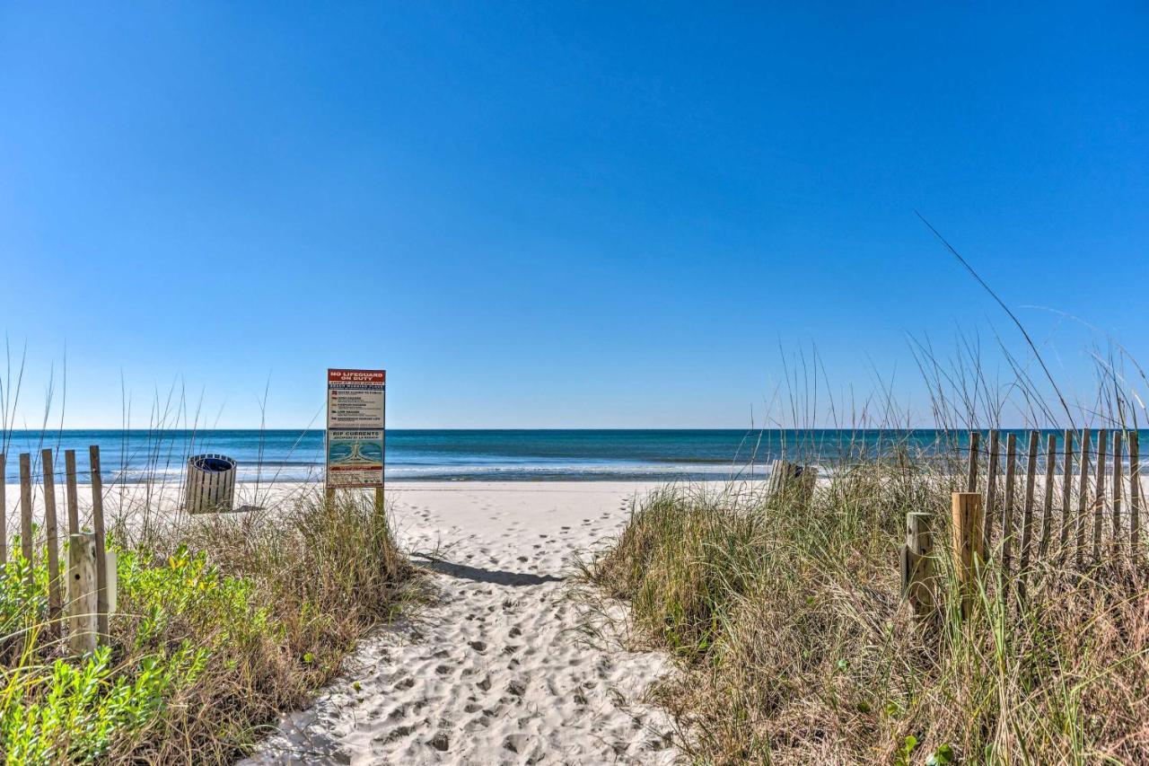 Waterfront Pcb With Balcony And Gear! Apartment *