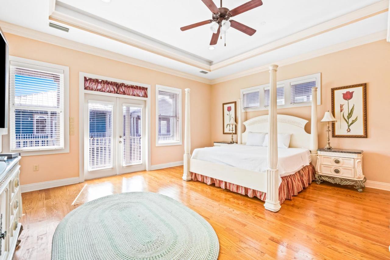 Serenity By The Sea - Main House *