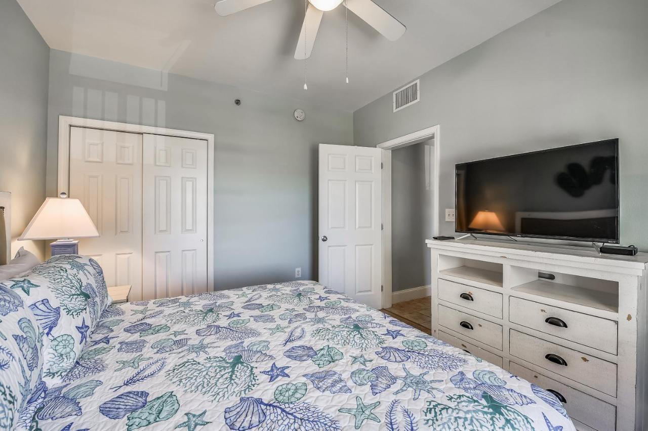 Laketown Wharf #226 By Book That Holiday home *