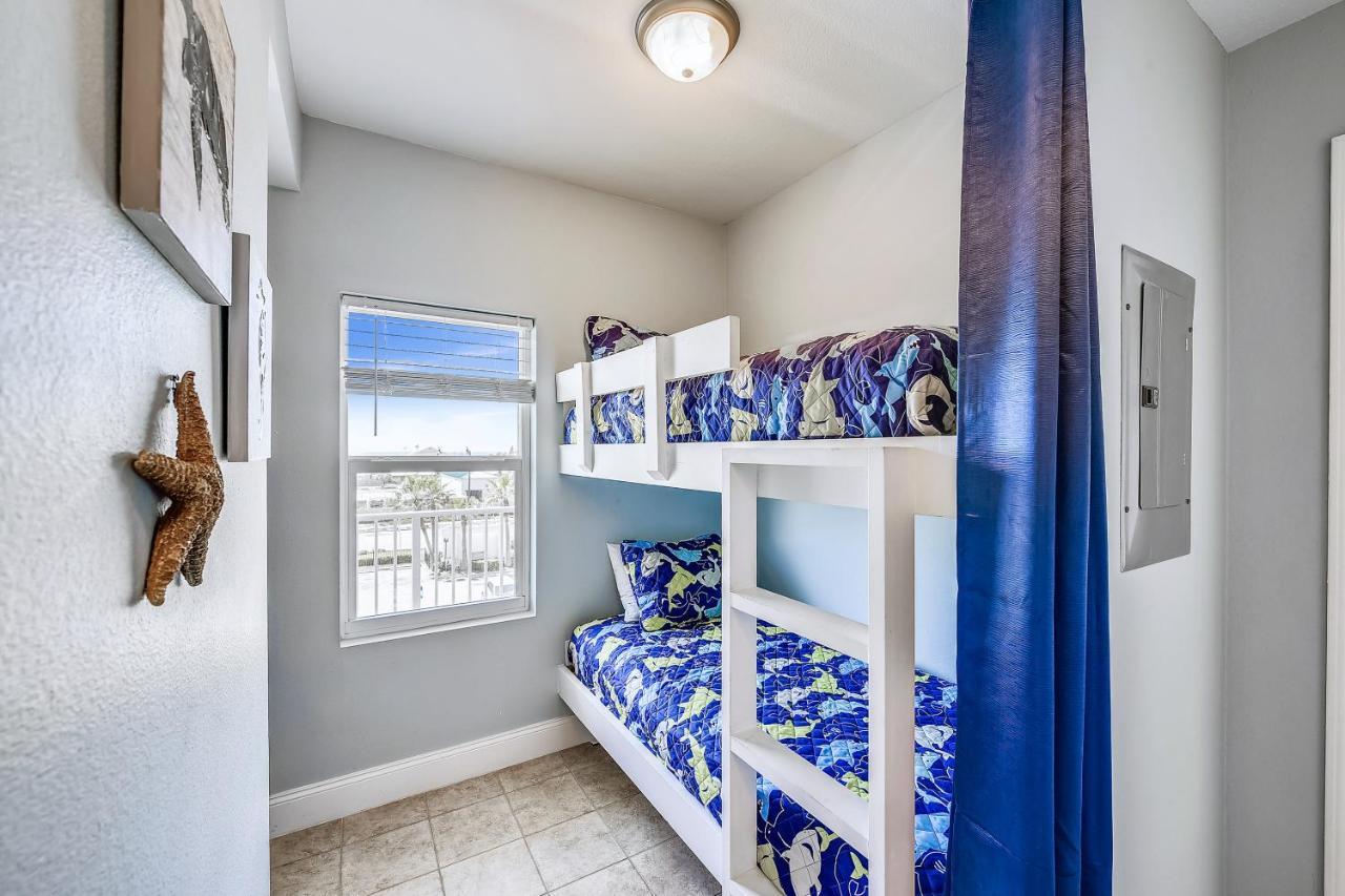 Laketown Wharf #226 By Book That Holiday home