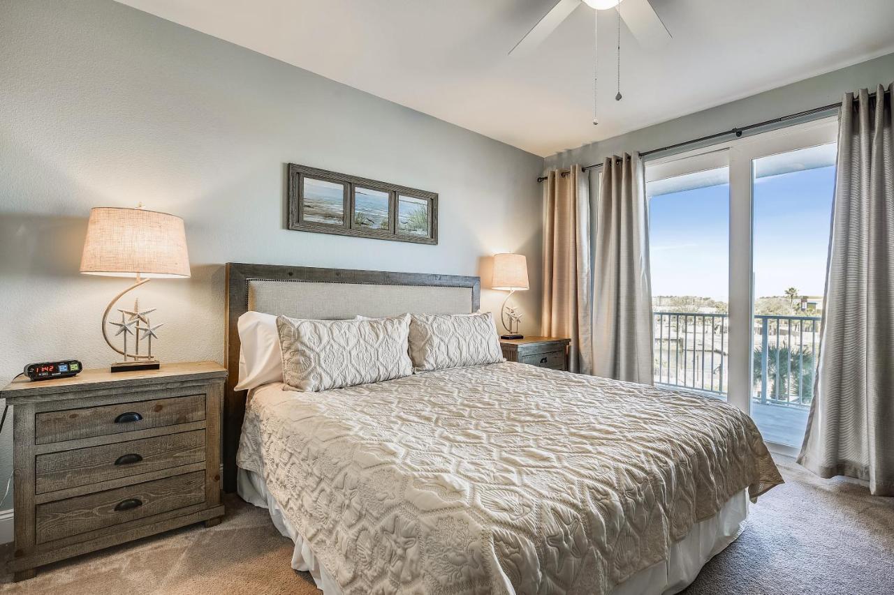 Laketown Wharf #226 By Book That Holiday home Panama City Beach