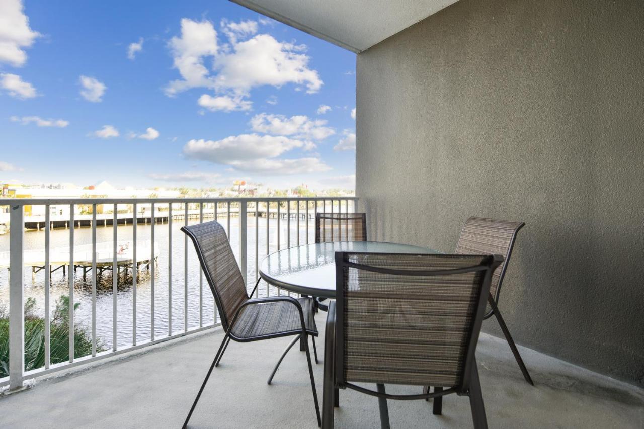 Laketown Wharf #226 By Book That *