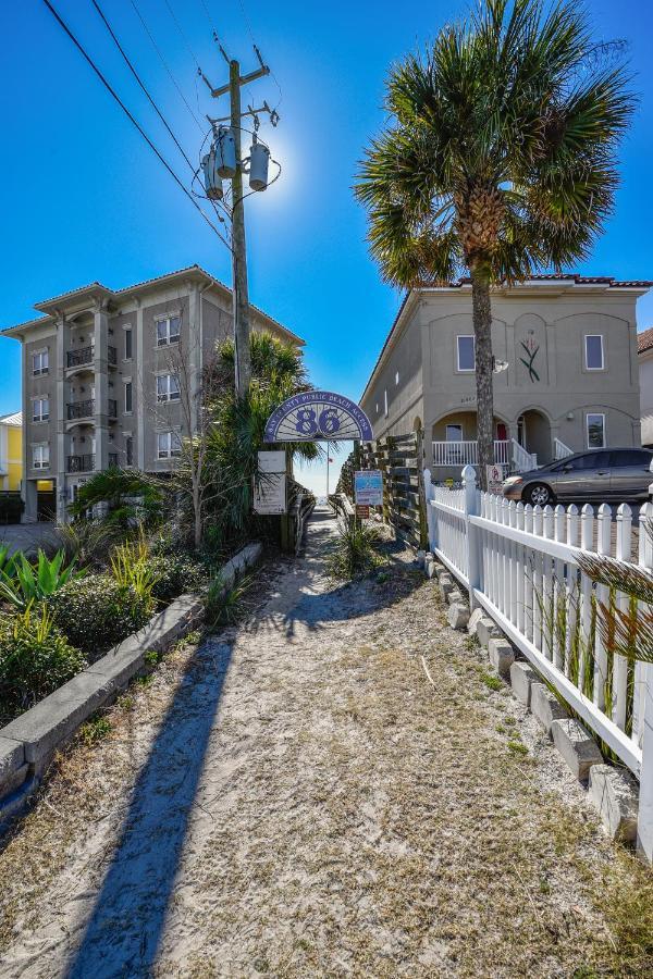 Front Riviera By Book That