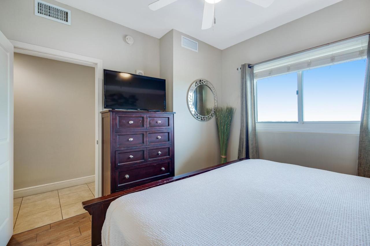 Sterling Breeze 903 Apartment