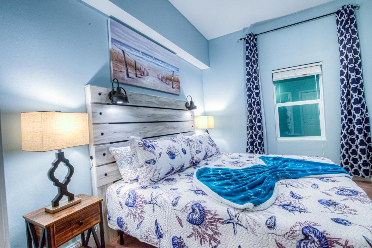 Large 3 Bd Penthouse 2034 In Laketown, Great Views And Amenities! *