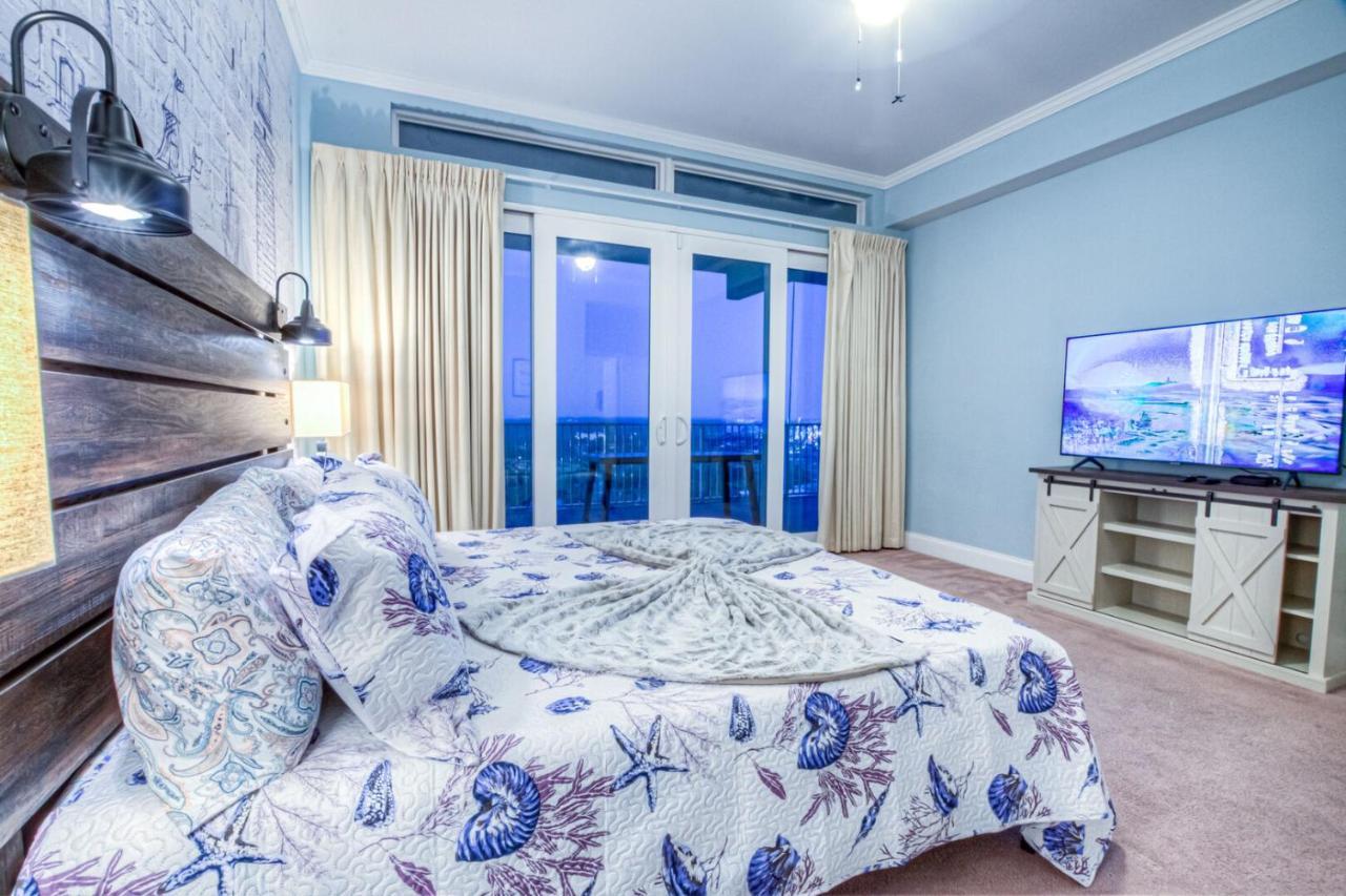 Large 3 Bd Penthouse 2034 In Laketown, Great Views And Amenities! Holiday home