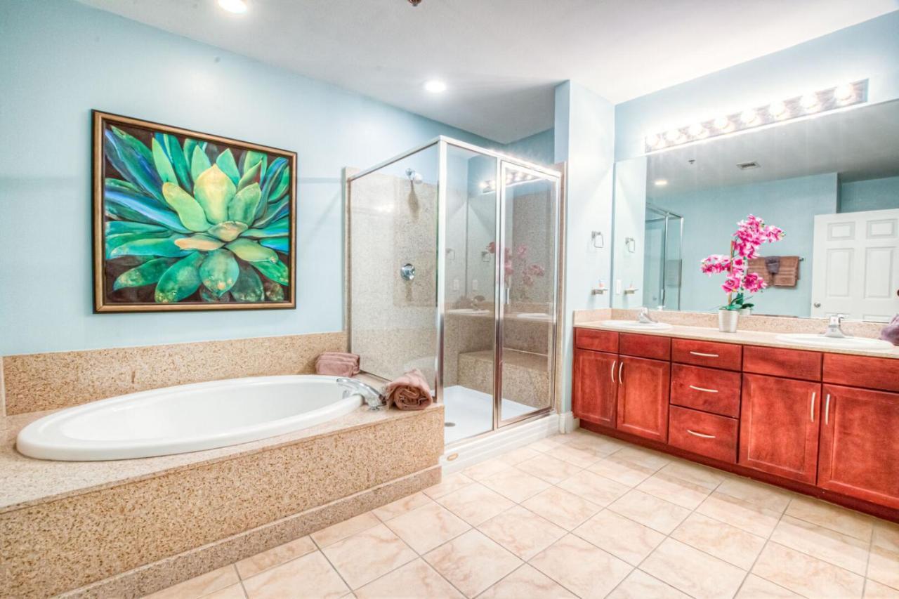 Large 3 Bd Penthouse 2034 In Laketown, Great Views And Amenities! Holiday home