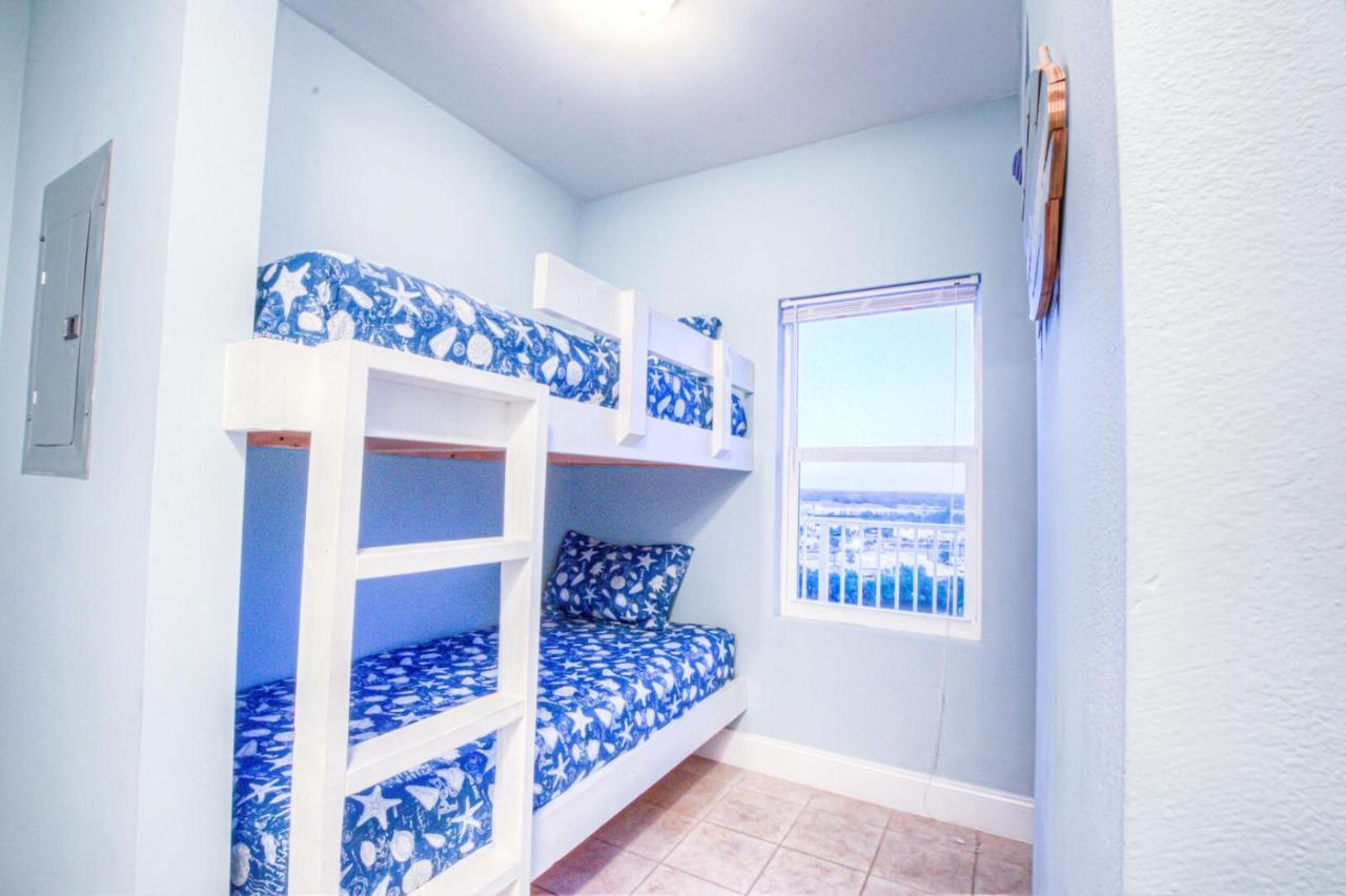 10th Floor! Beautiful 3 Bd, Great Amenities, And Great Location Holiday home *