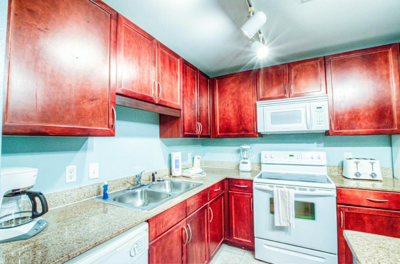 10th Floor! Beautiful 3 Bd, Great Amenities, And Great Location * Panama City Beach