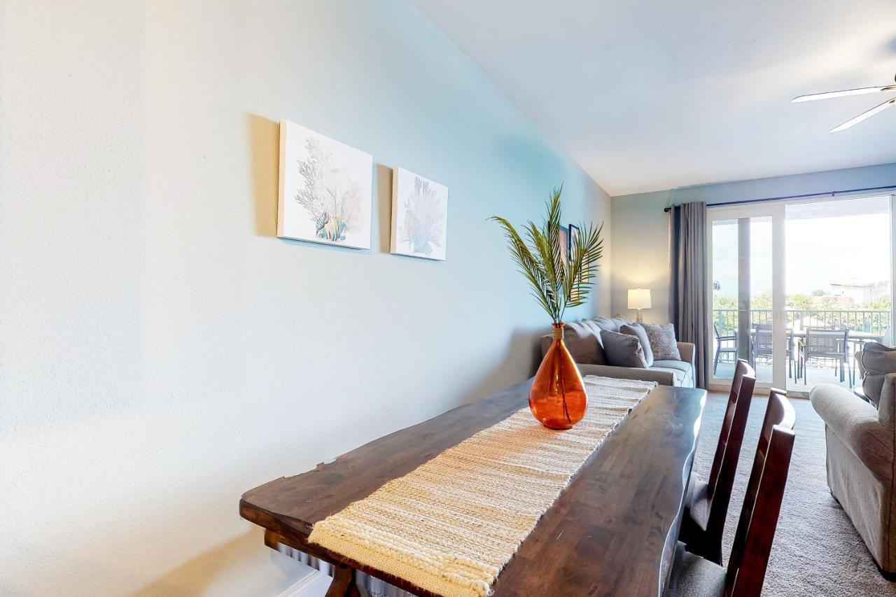 Laketown Wharf V Holiday home *