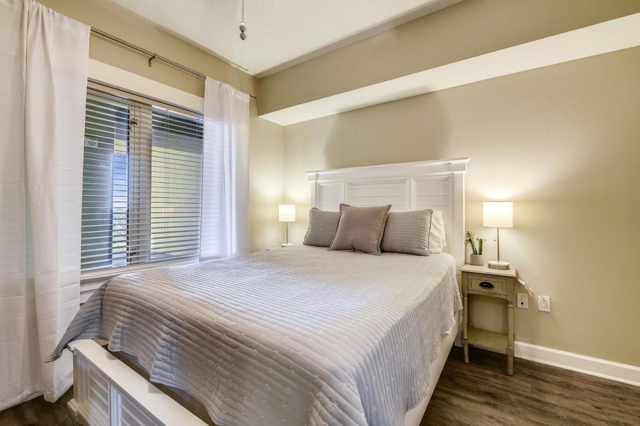 Grand Panama #908-1 By Book That Holiday home