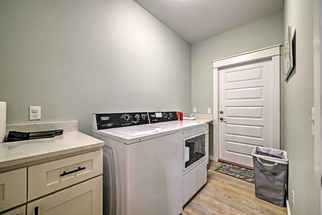 Holiday home West End With Yard Less Than 1 Mi To Access!
