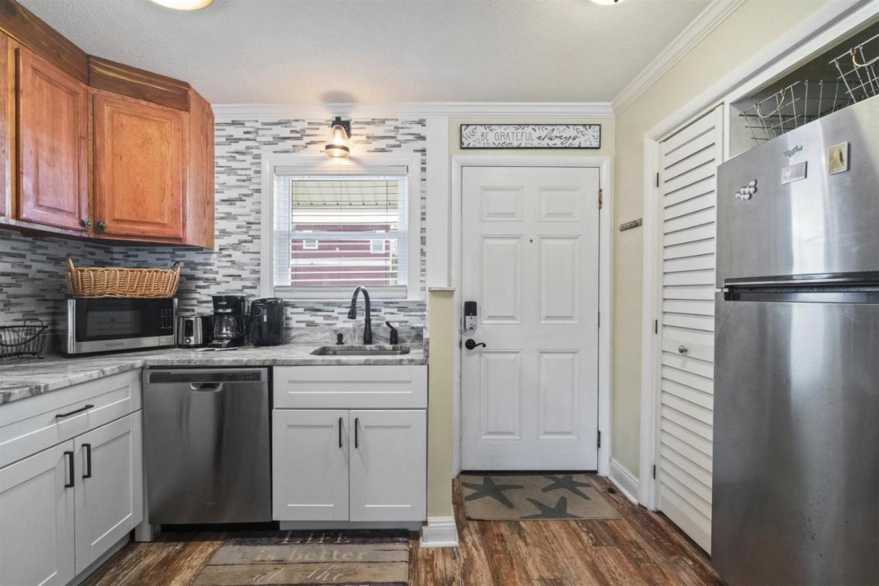 Apartment 7904 Surf Dr #7