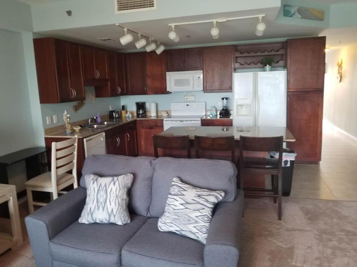 Paradise At Laketown Wharf Aparthotel Panama City Beach