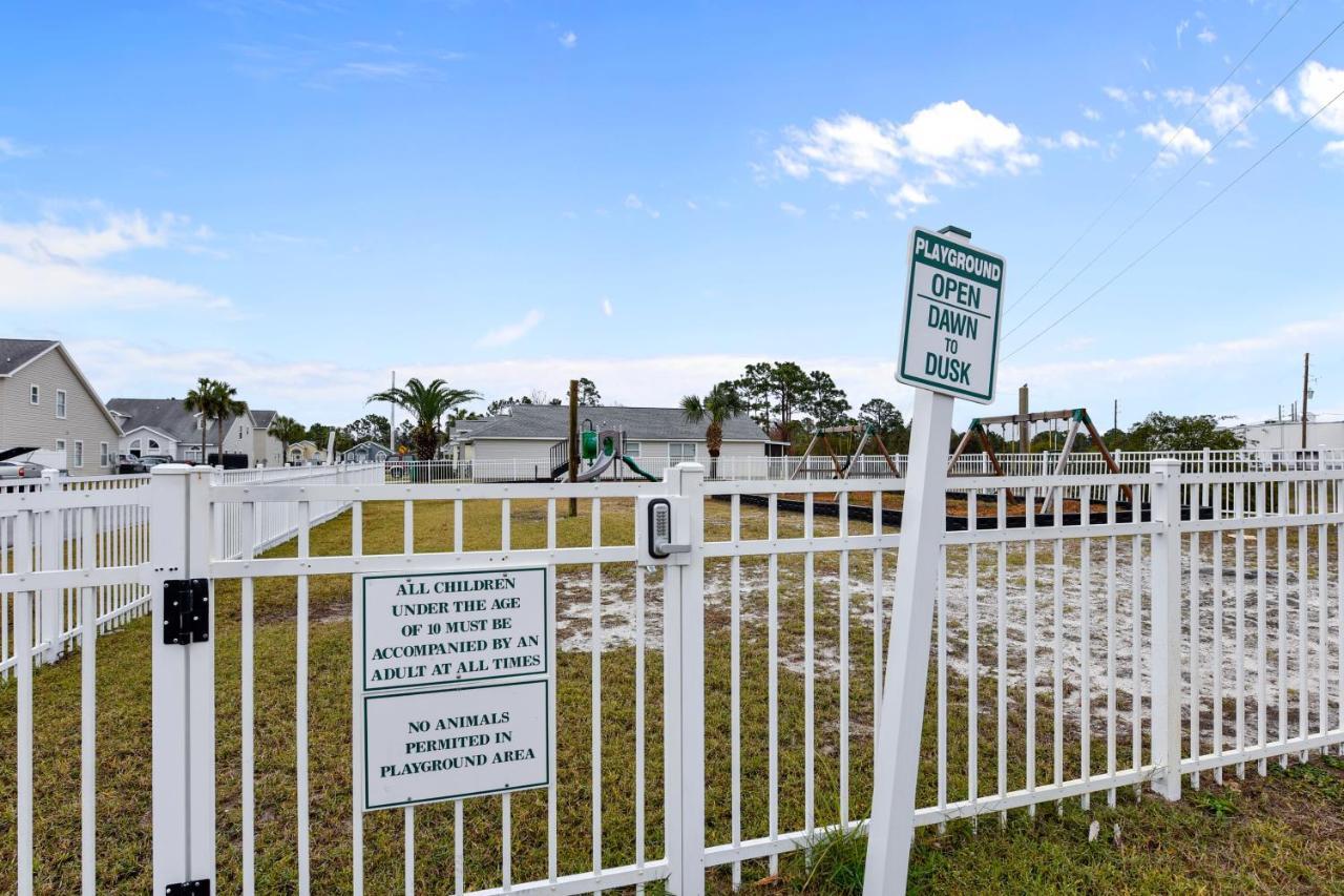 Holiday home Willows Beach Retreat By Book That Condo *
