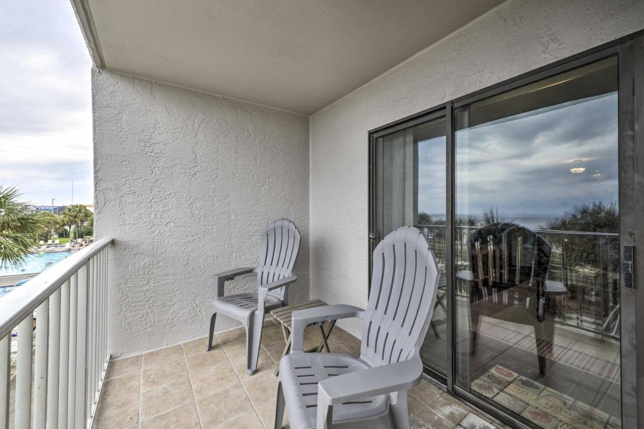 Apartment Pcb With 2 Outdoor Pools And Access!