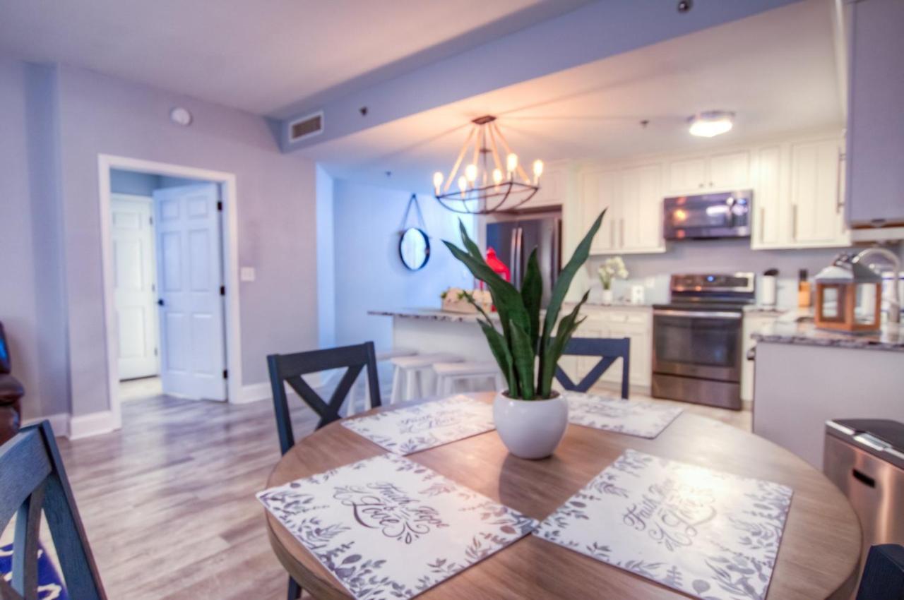 Brand New! Laketown Wharf 633! Amazing 3 Bd, Great Location, And Awesome Amenities! Holiday home